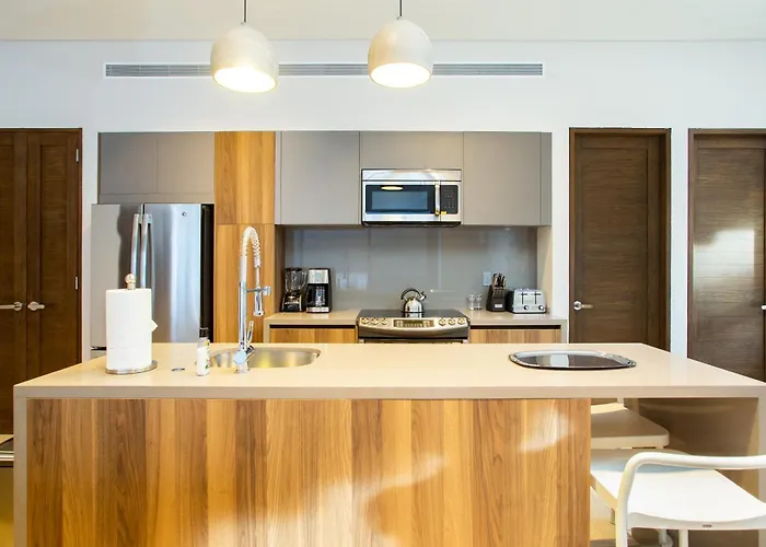 Amazing 2 Bdrm Near Medano Apartment